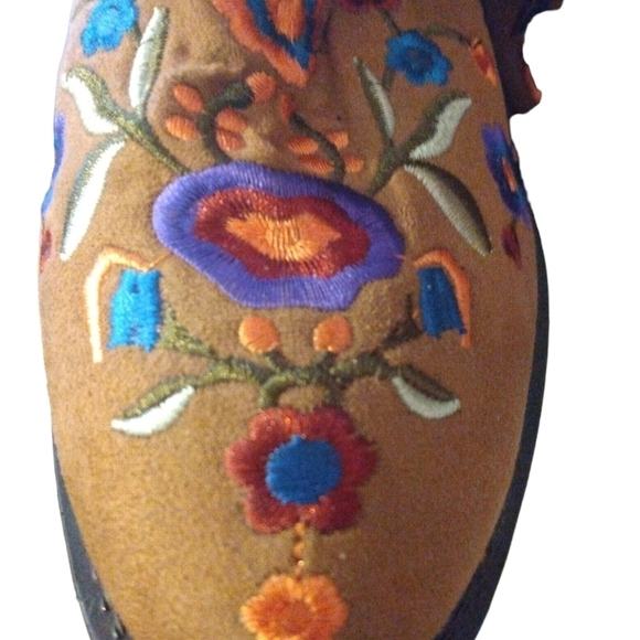 Embroidered Cheyenne MUDD Multi Color Floral Vegan Suede Ankle Boots Sz. 6 - Picture 2 of 7